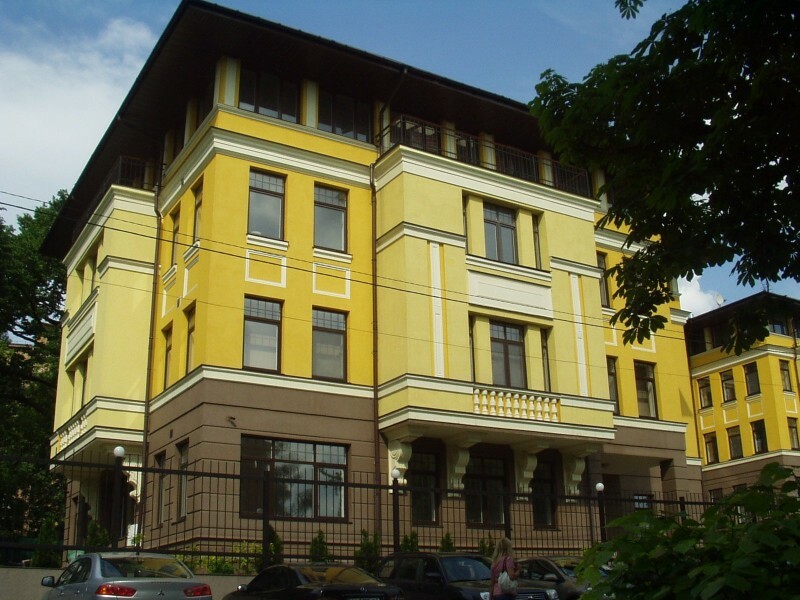 Київ, Тропініна вул., 5В