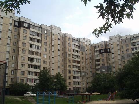 Київ, Тростянецька вул., 8Б