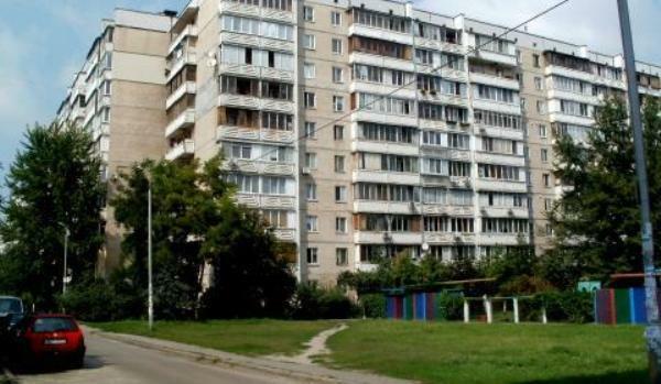 Київ, Тростянецька вул., 8Б