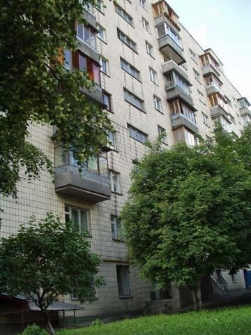 Киев, Стратегическое шоссе, 11
