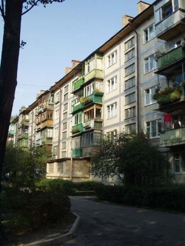 Київ, Салютна вул., 29