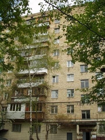 Київ, Саперне Поле вул., 26