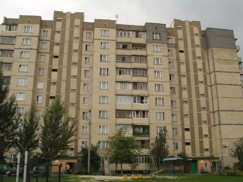 Киев, Ревуцкого ул., 30/1