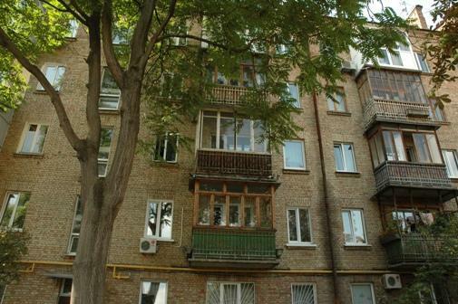 Продаж 2-кімнатної квартири 42.1 м², Різницька вул., 6