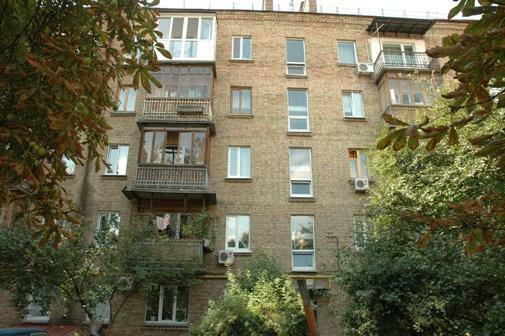 Продаж 2-кімнатної квартири 42.1 м², Різницька вул., 6