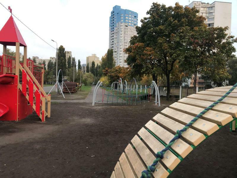 Киев, Ревуцкого ул., 7Б
