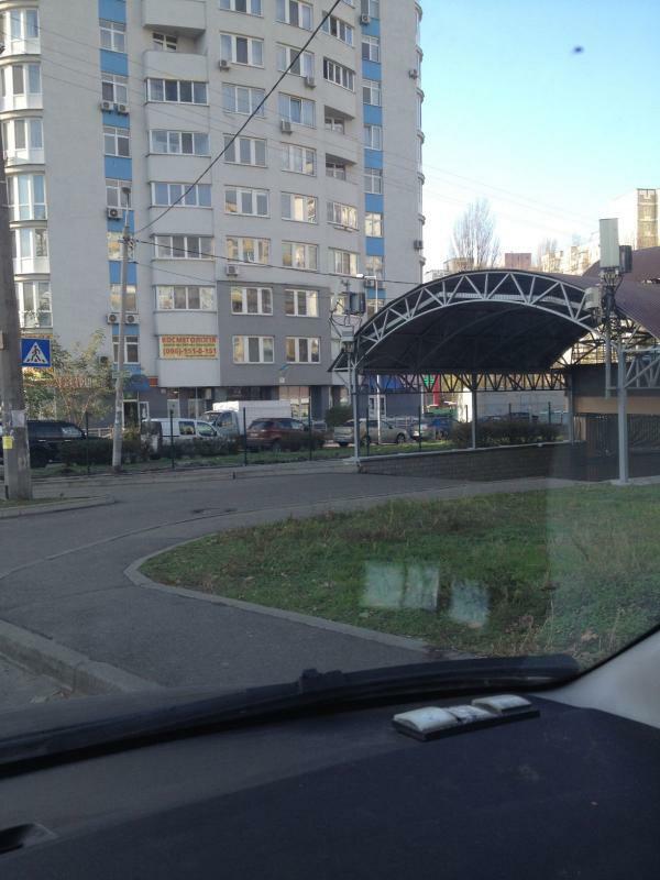 Киев, Ревуцкого ул., 7Б