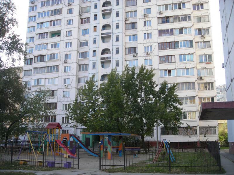 Киев, Ревуцкого ул., 29Б