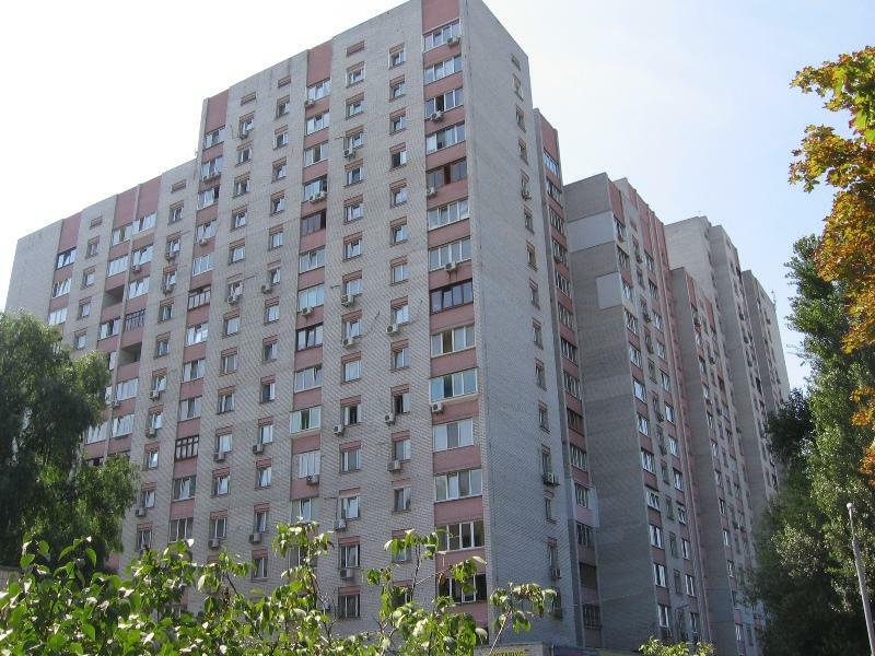 Киев, Ревуцкого ул., 5