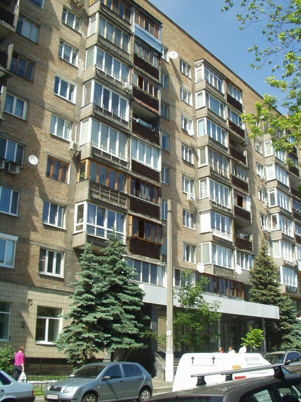Киев, Павловская ул., 4-8