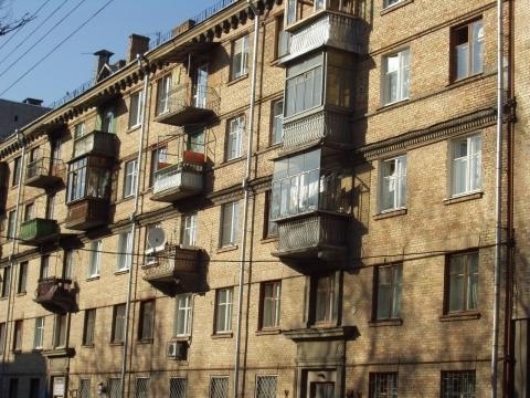 Київ, Почайнинська вул., 52