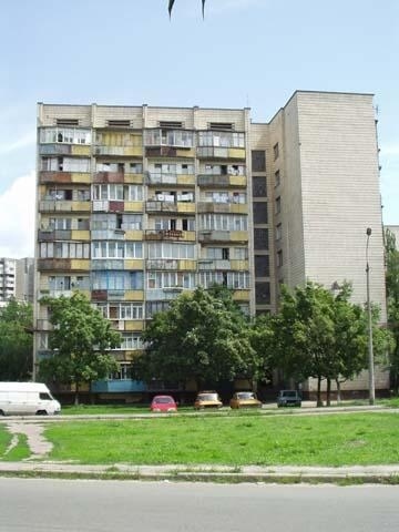 Продаж 1-кімнатної квартири 30 м², Празька вул., 17