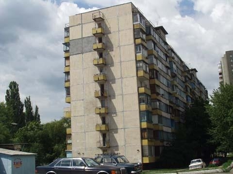 Київ, Празька вул., 25/2