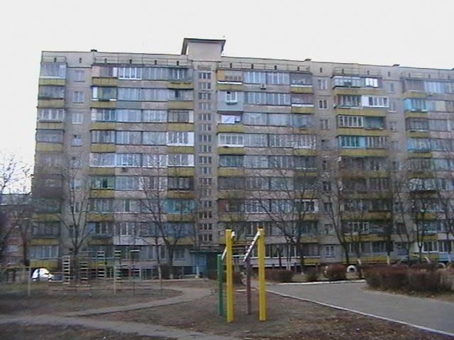Київ, Празька вул., 25/2