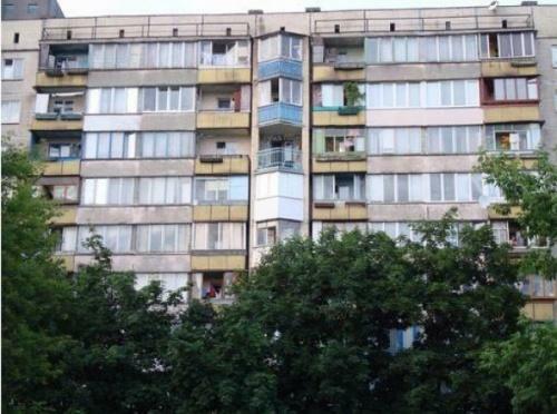 Київ, Празька вул., 25/2