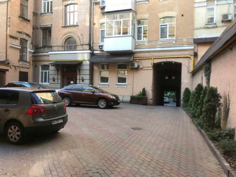 Київ, Пушкінська вул., 22А