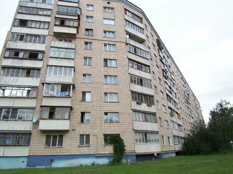 Київ, Славгородська вул., 4