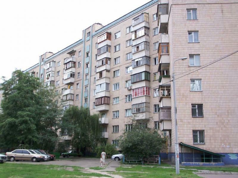 Київ, Славгородська вул., 4