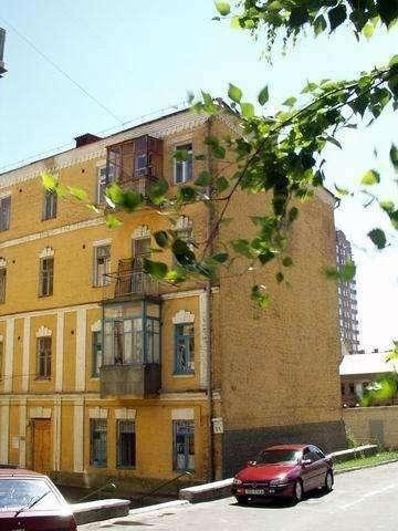 Киев, Тургеневская ул., 32Б