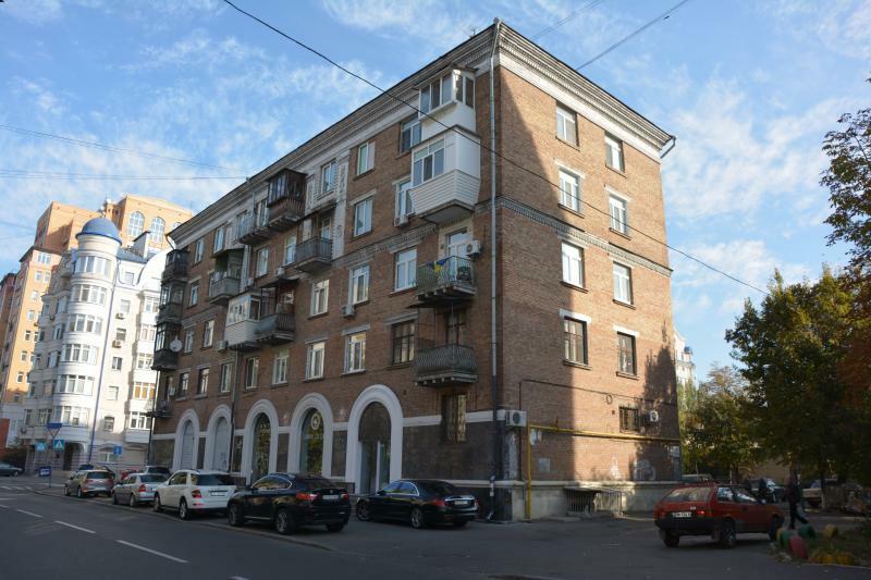 Киев, Туровская ул., 32