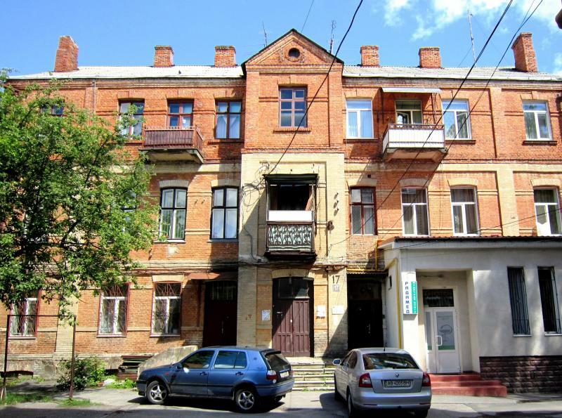 Вінниця, Грушевского вул., 17