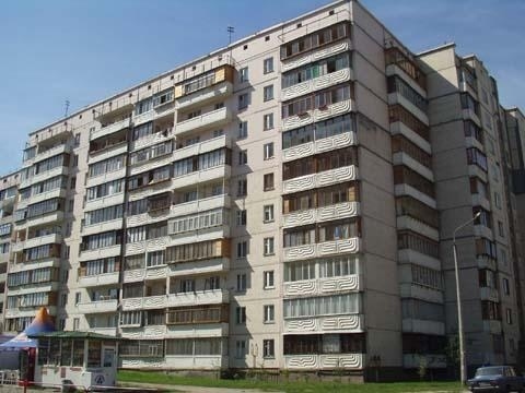 Киев, Ларисы Руденко ул., 6