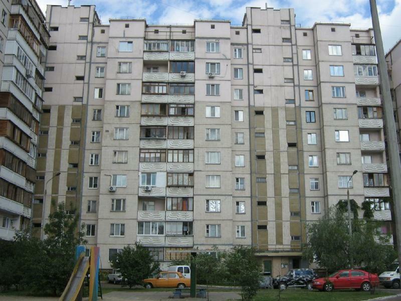 Киев, Ларисы Руденко ул., 6