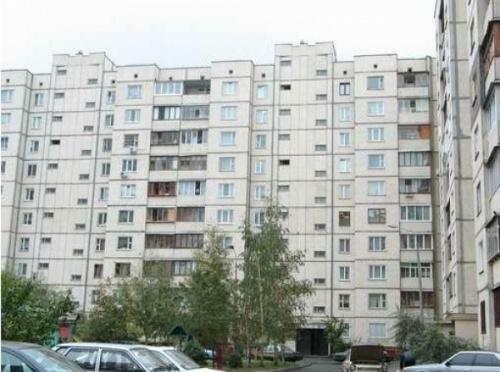 Киев, Ларисы Руденко ул., 6