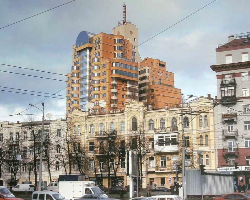 Продаж 3-кімнатної квартири 190 м², Кропивницького вул., 10