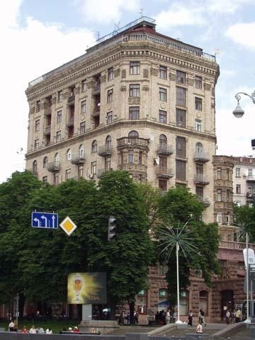 Продажа 2-комнатной квартиры 74 м², Крещатик ул., 23