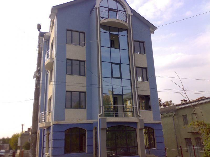 Луцк, Богдана Хмельницкого ул., 1