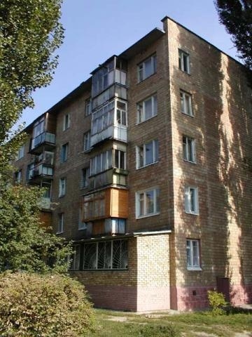 Київ, Зодчих вул., 18Б