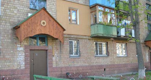 Київ, Зодчих вул., 18Б