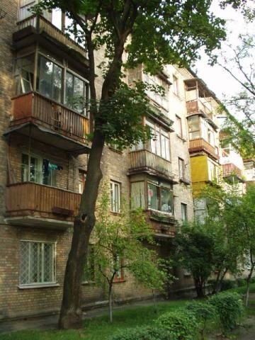 Київ, Санаторна вул., 5