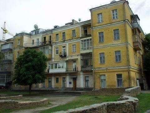 Київ, Велика Житомирська вул., 26Б