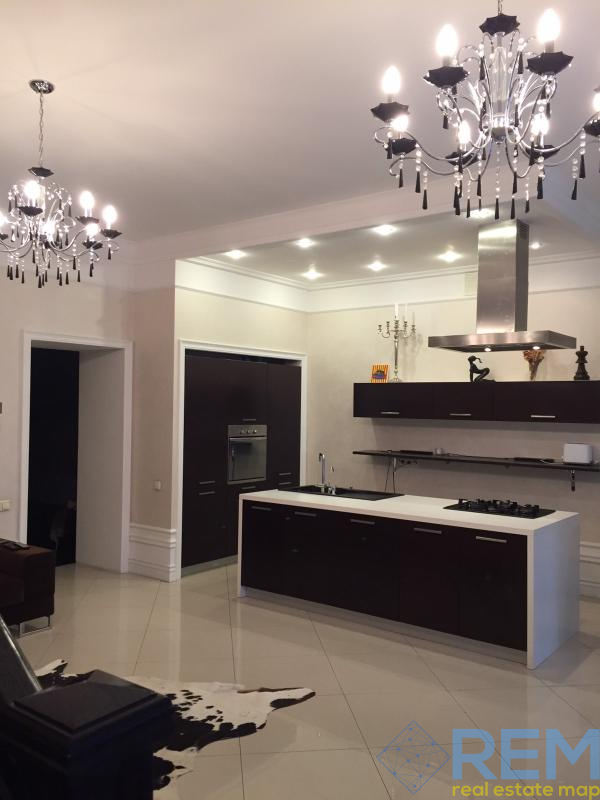 Продажа дома 350 м², Бригадная ул.