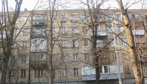 Київ, Єреванська вул., 21