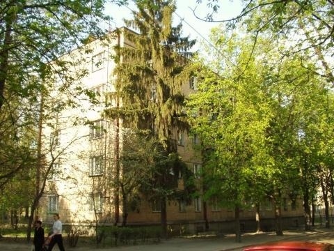 Київ, Єреванська вул., 15