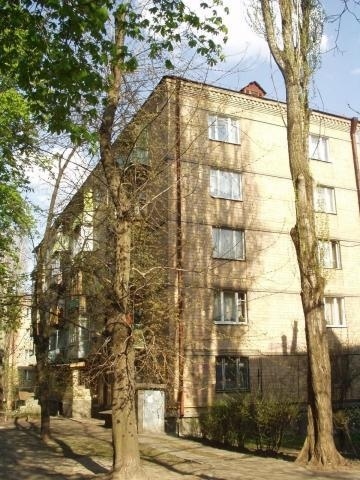 Київ, Єреванська вул., 15