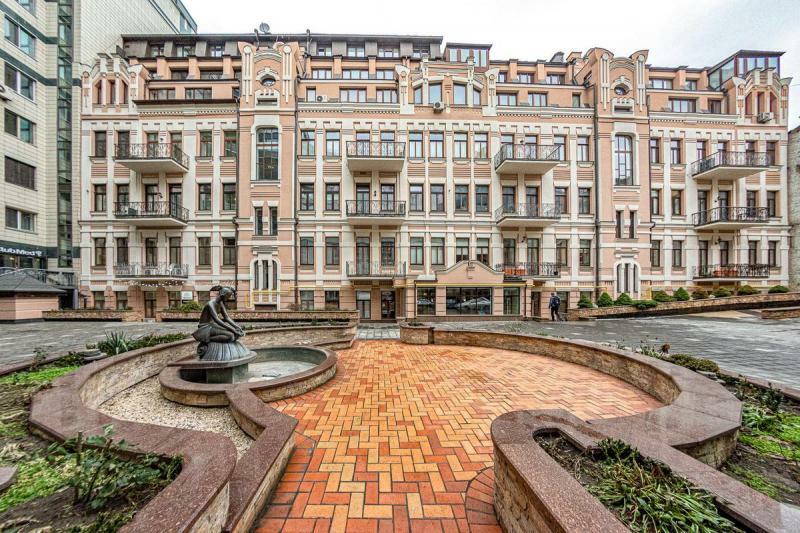 Аренда 4-комнатной квартиры 200 м², Большая Житомирская ул., 20