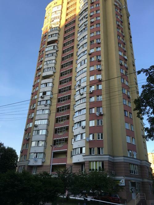 Київ, Віктора Забіли вул., 5