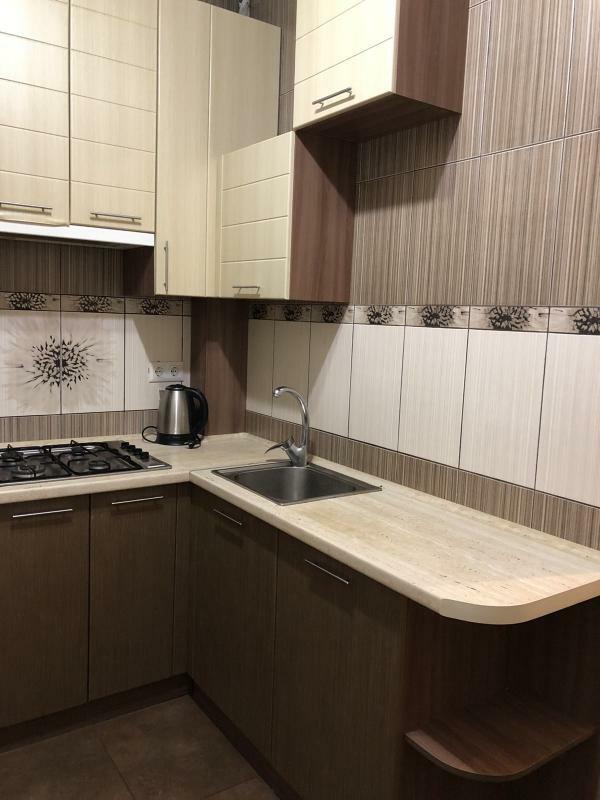 Продаж 70 м², Благовіщенська вул., 31/19