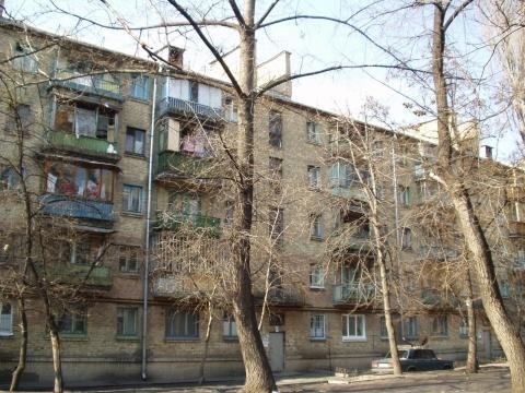 Київ, Оленівська вул., 34