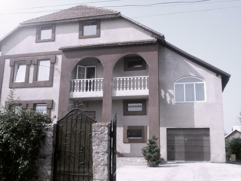 Киев, Полевая ул., 9