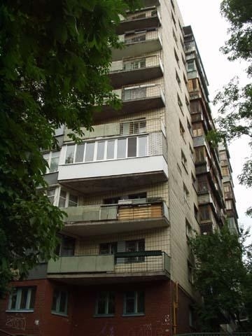Киев, Ивана Марьяненко ул., 13