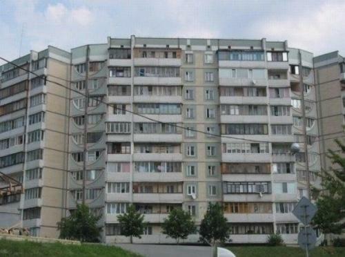 Київ, Академіка Доброхотова вул., 7а