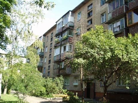 Киев, Ивана Микитенко ул., 21