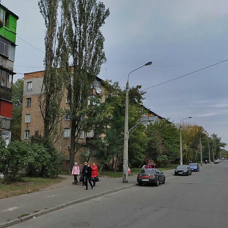Киев, Ивана Микитенко ул., 21