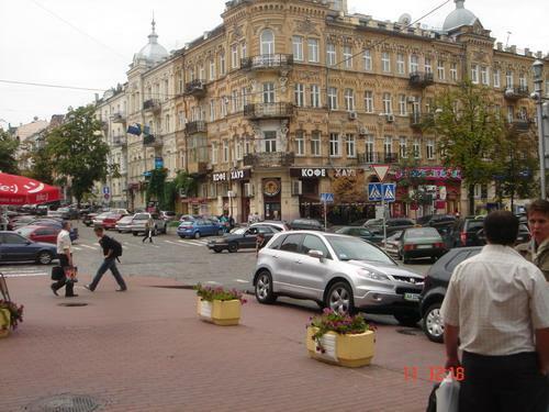 Киев, Ивана Франко ул., 1