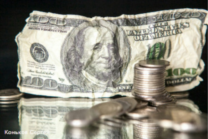 Почему наличный курс доллара откатился и может еще просесть